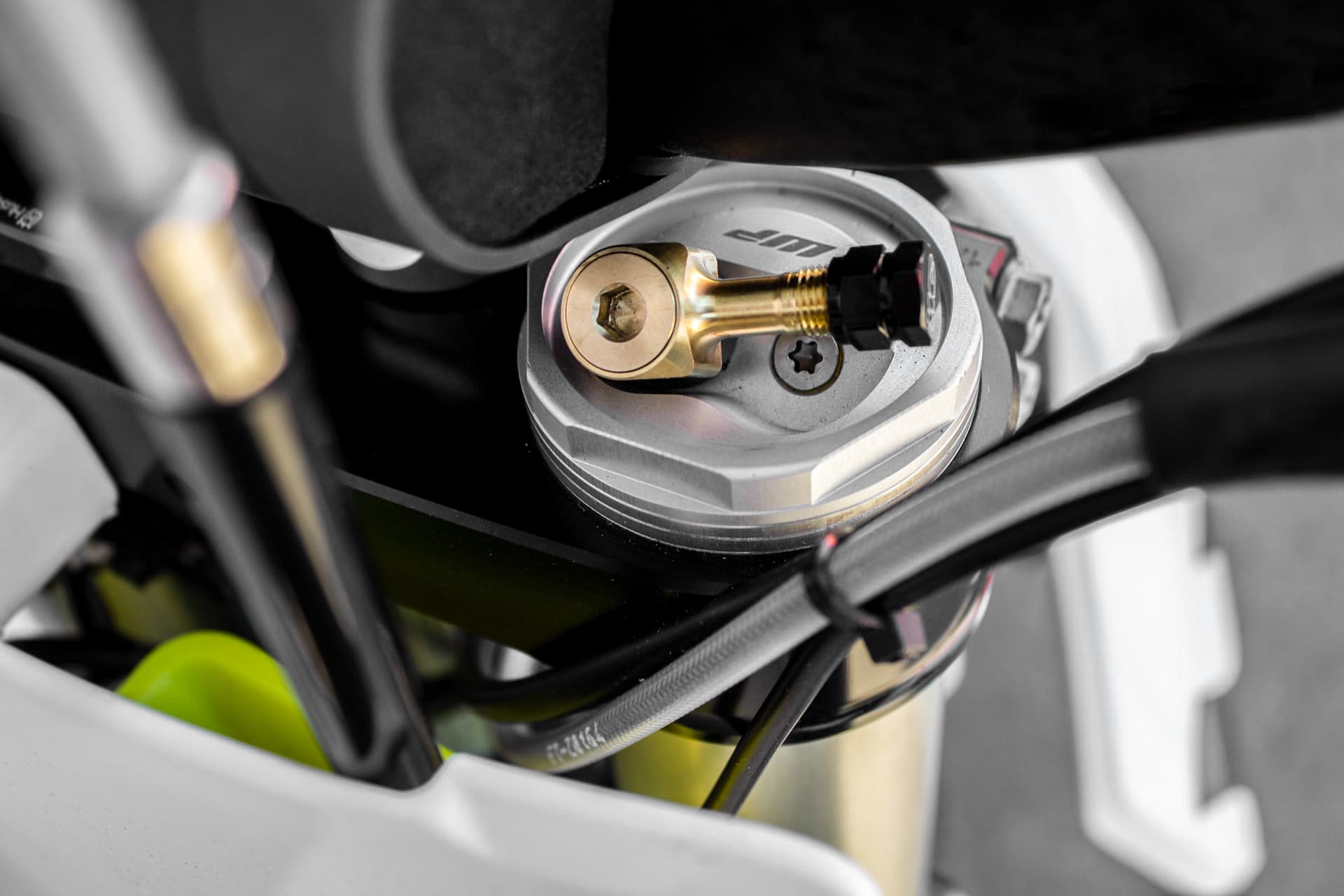 Works Connection Air Fork EZ Fill - Image 6