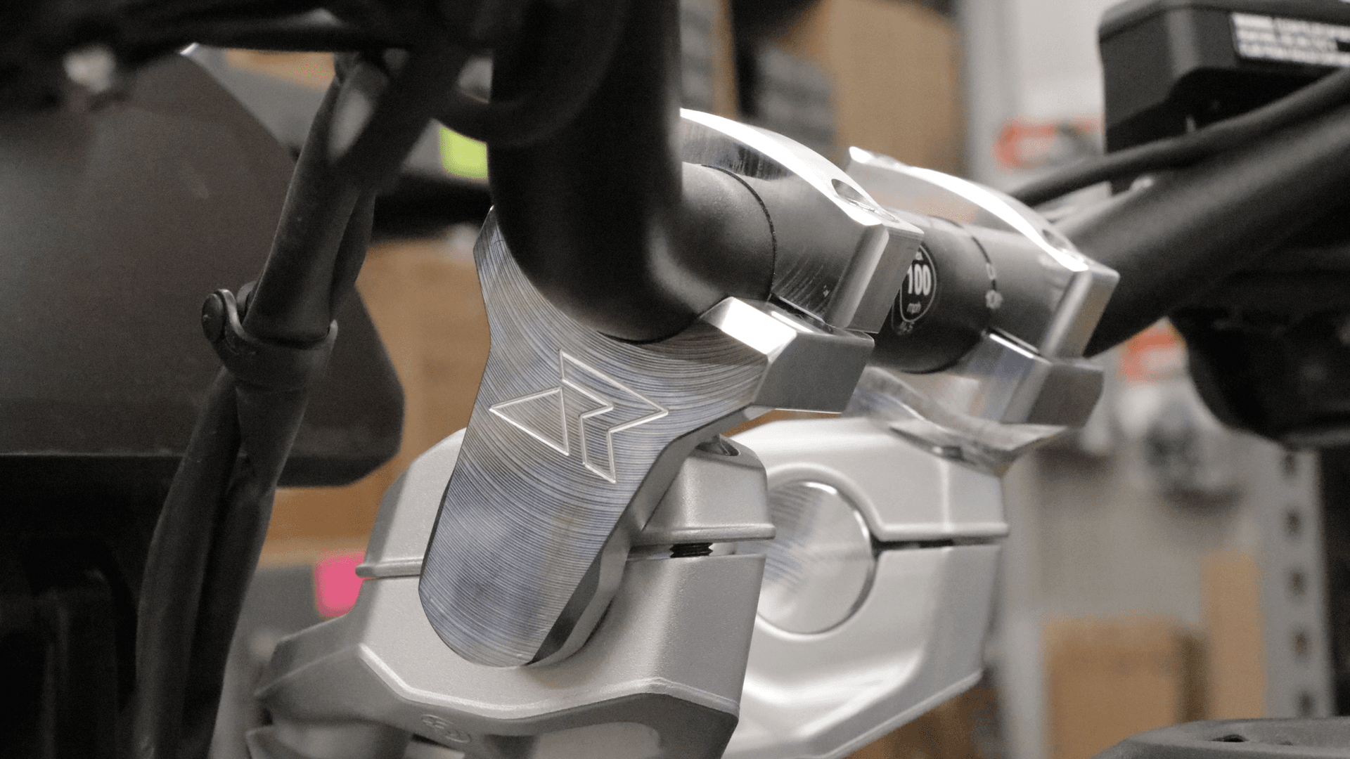 2.4" Pivoting Bar Riser - Image 2