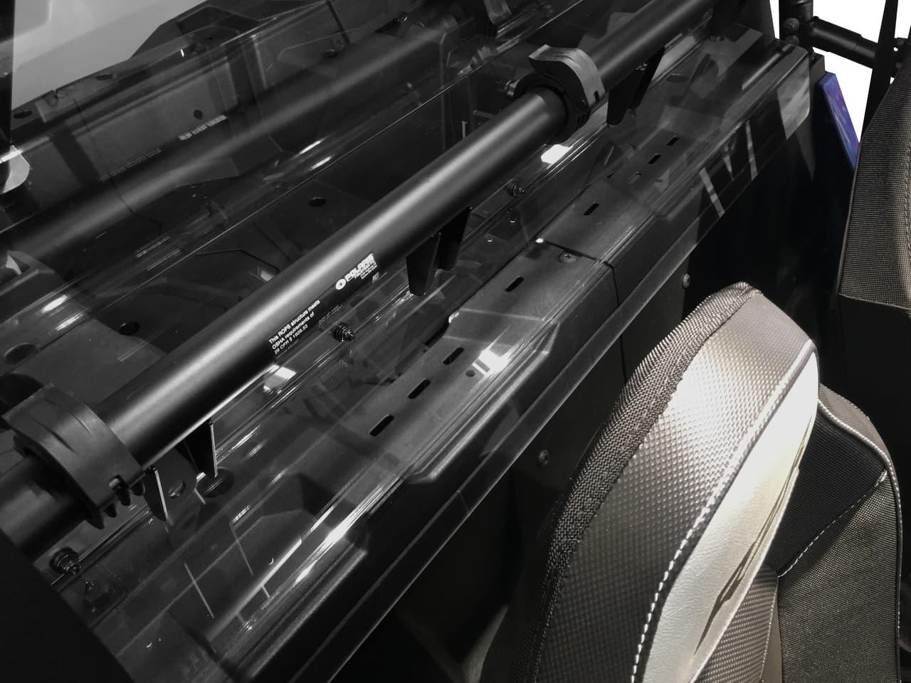 Rear Windshield - Image 14