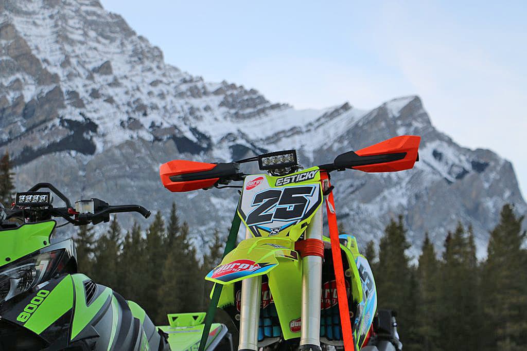 Light Bar w/ Battery - Image 2