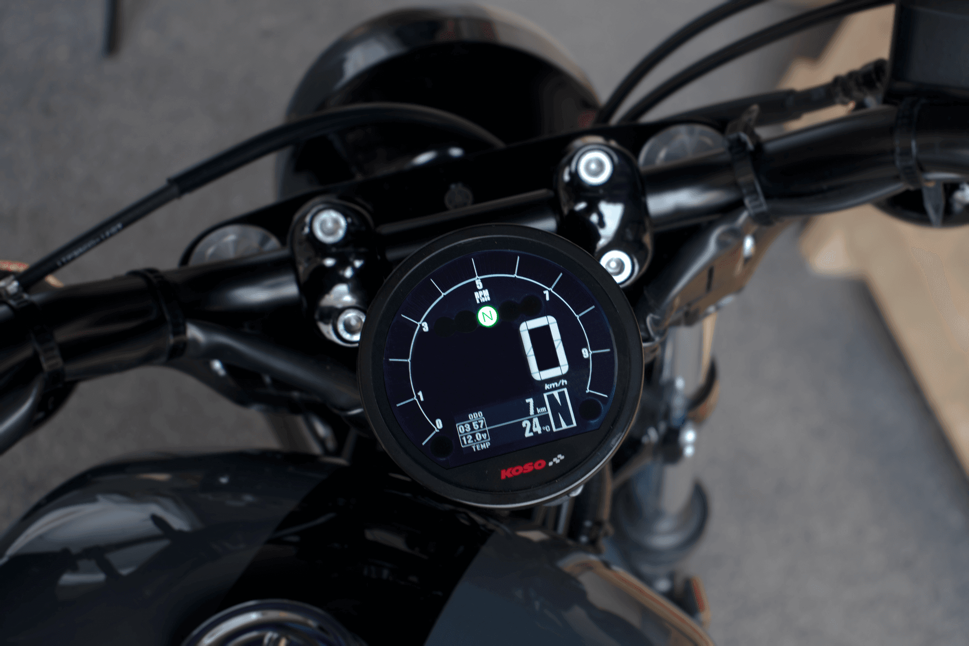 DL-04 Speedo - Image 20